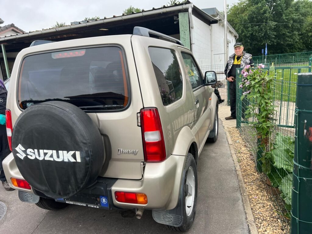Suzuki Jimny beige rachetée par CarSwitch24 à Marche-en-Famenne