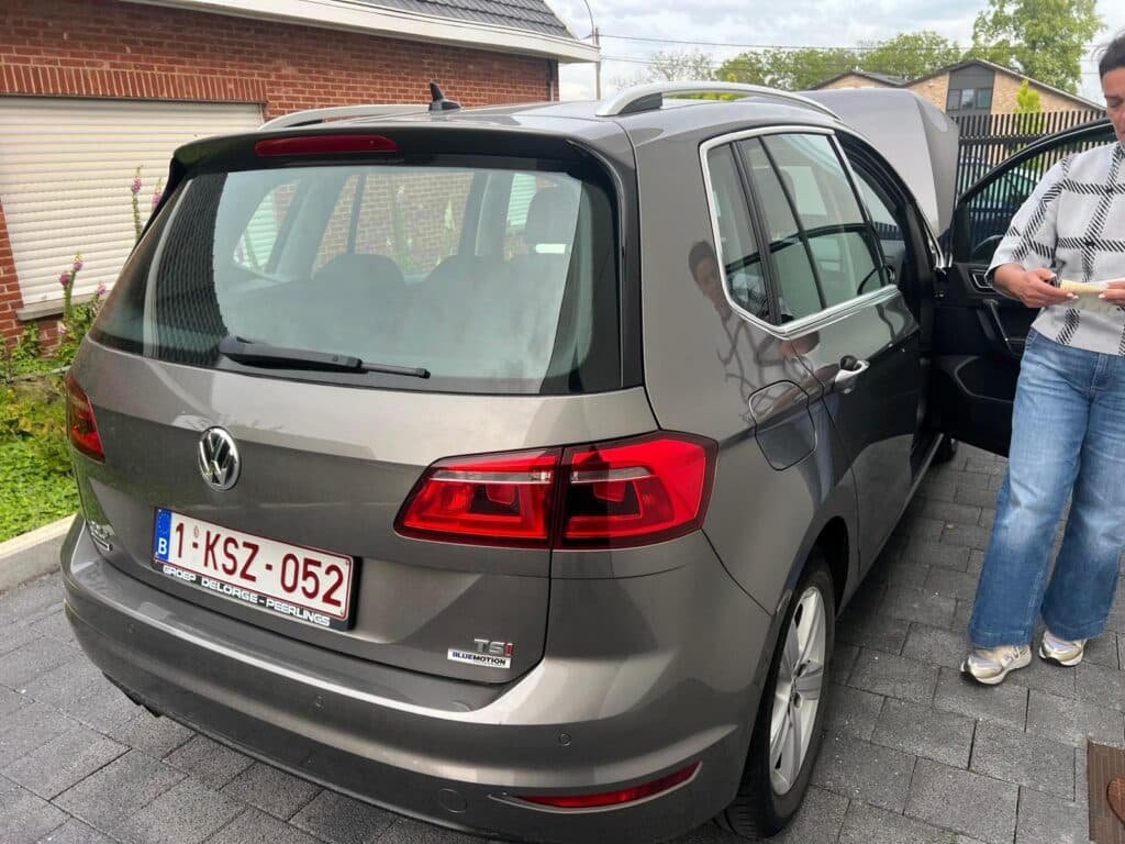 Volkswagen Golf Sportsvan de 2018 rachetée par CarSwitch24 à Namur