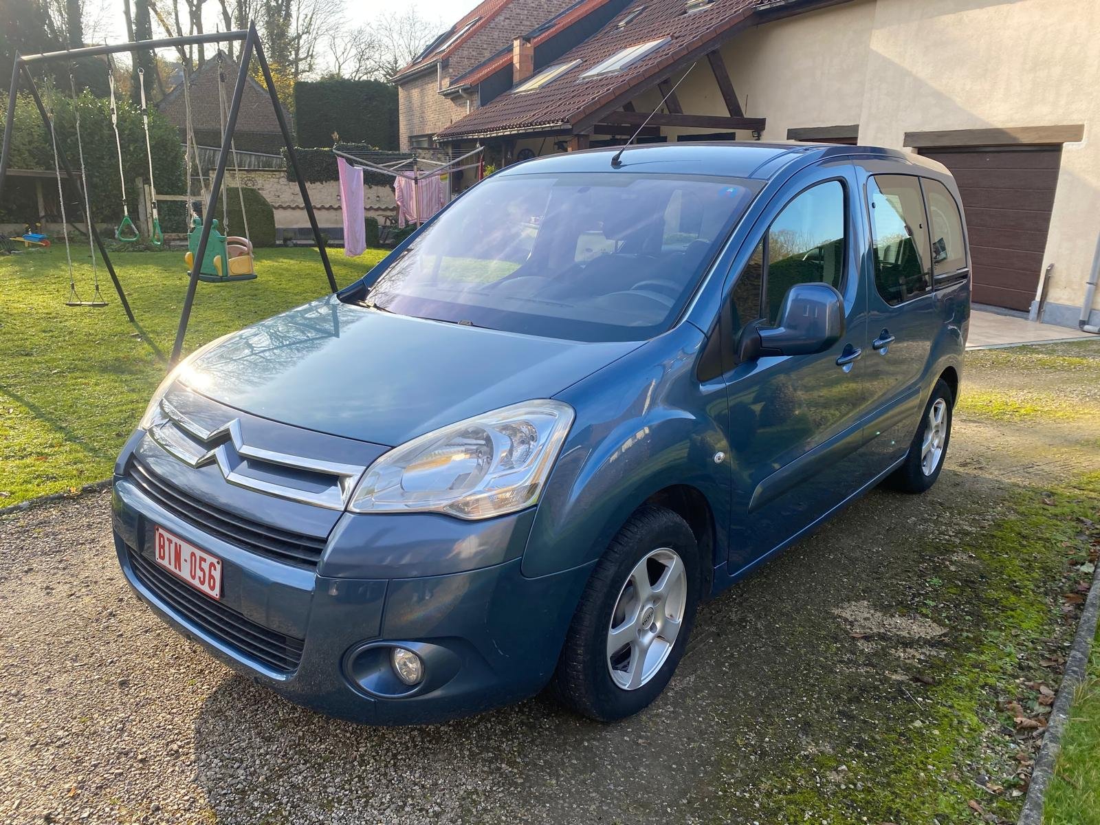 Citroën Berlingo de 2012 racheté par CarSwitch24 à Bernissart