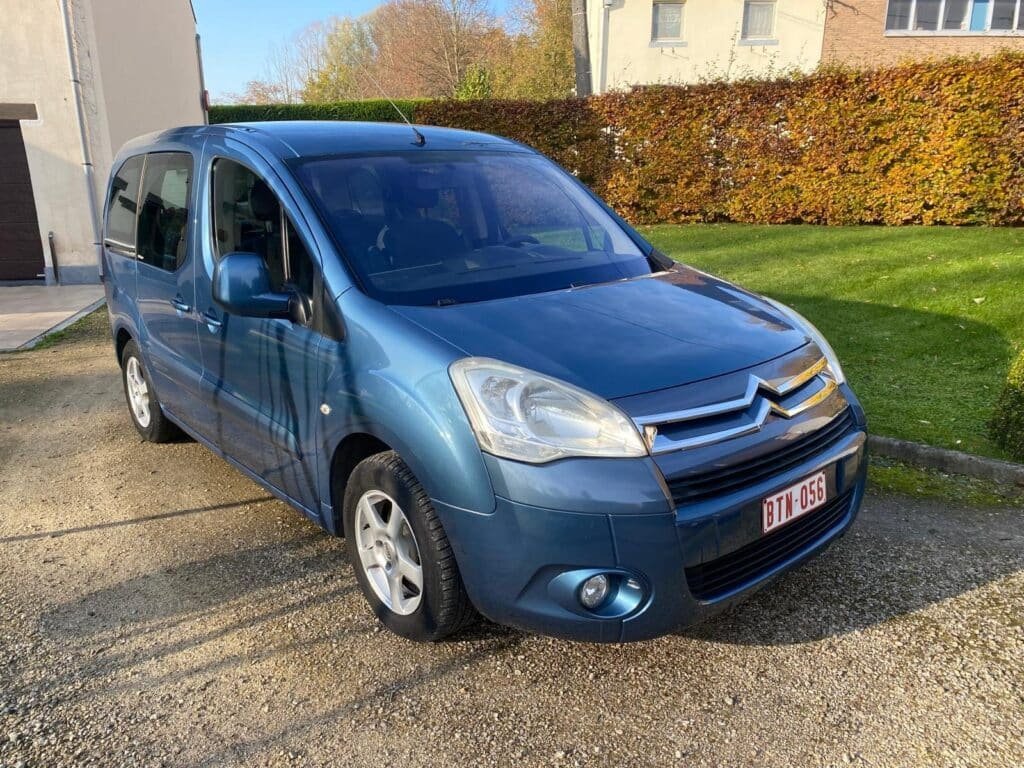 Citroën Berlingo de 2012 acheté par CarSwitch24 à Gerpinnes.