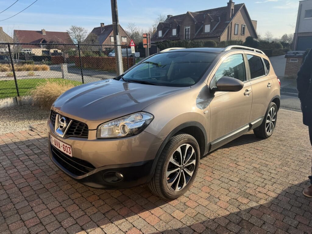 Nissan Qashqai 2012 acheté à Doische par CarSwitch24