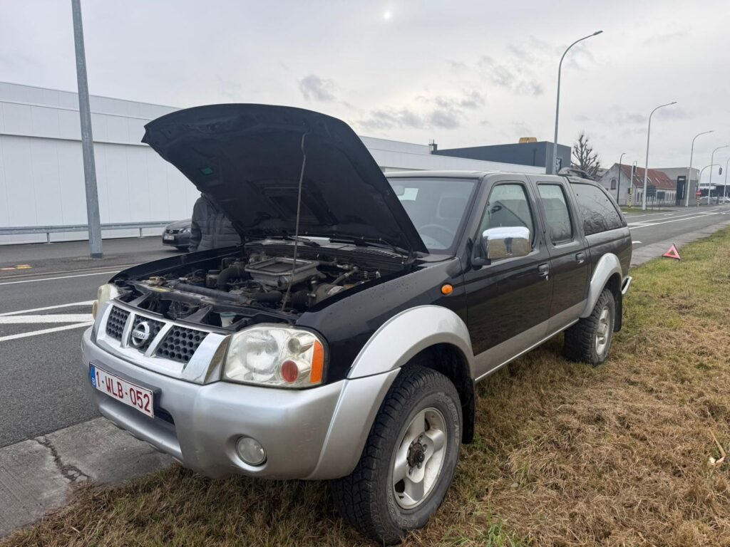 Nissan Navara 2005 acheté à Onhaye par CarSwitch24