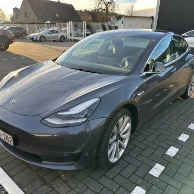 Tesla Model 3 de 2019 rachetée par CarSwitch24 à Hélécine.